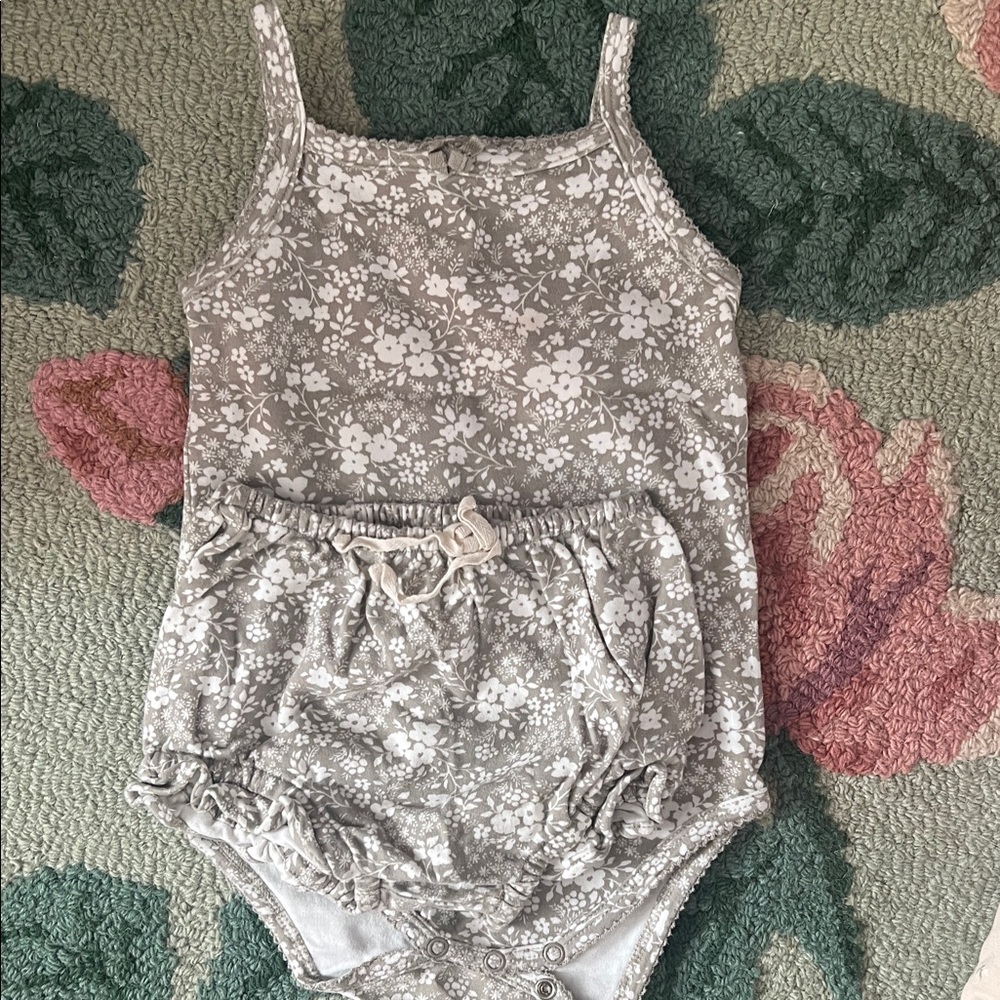 BUNDLE Jamie Kay Kids Matching Sets in Gray, Pink, and Cream - Picture 3 of 5